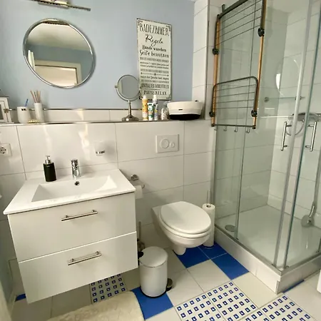 Elisabeth * 布兰肯海恩